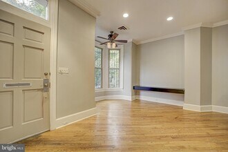 1005 S St NW, Unit 2 Bedroom 0210 in Washington, DC - Building Photo - Building Photo