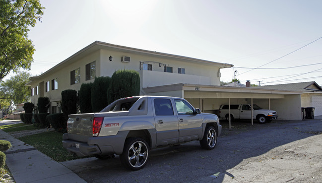 1315 Arrow Hwy in Upland, CA - Foto de edificio - Building Photo