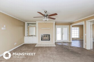 621 S Willowood Dr in Yukon, OK - Foto de edificio - Building Photo