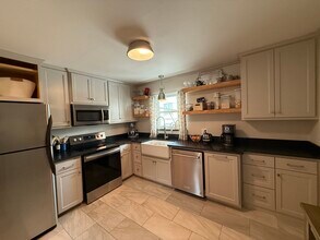6060 Averill Way in Dallas, TX - Building Photo - Building Photo