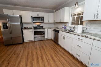 2215 Fairfax St NE in Huntsville, AL - Building Photo - Building Photo