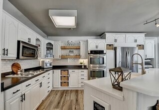 561 Russell Rd in Lawrenceville, GA - Building Photo - Building Photo