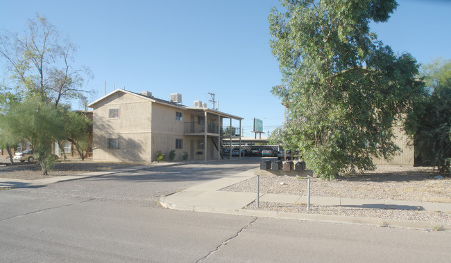 1121 E 12th St in Tucson, AZ - Foto de edificio - Building Photo