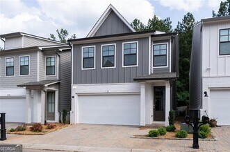 717 Stickley Oak Way in Woodstock, GA - Building Photo - Building Photo