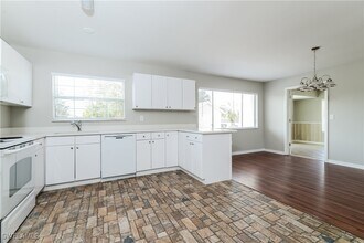2809 Greendale Rd in North Port, FL - Building Photo - Building Photo
