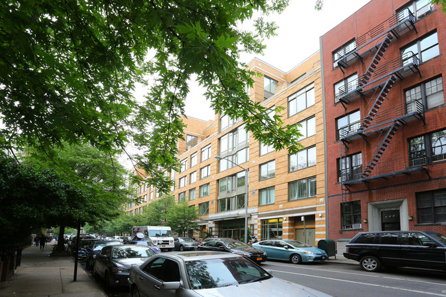 The Sierra Chelsea in New York, NY - Building Photo - Building Photo