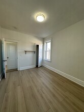 319 Bloomfield Ave, Unit 325 Bloomfield ave Unit C in Caldwell, NJ - Building Photo - Building Photo