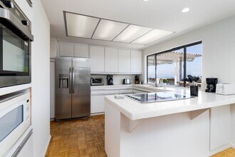 7774 Via Capri in La Jolla, CA - Building Photo - Building Photo