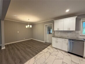 1576 Carolyn Dr SW in Stone Mountain, GA - Building Photo - Building Photo