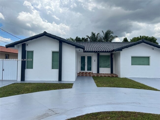 590 E 52nd St in Hialeah, FL - Building Photo - Building Photo