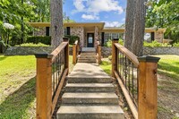 603 Hillcrest Dr in Huntsville, TX - Building Photo - Building Photo