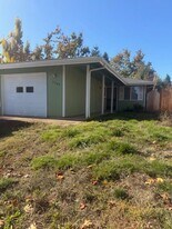 6346-6348 F St in Springfield, OR - Building Photo