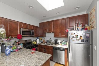 1545 W Addison St in Chicago, IL - Building Photo - Building Photo