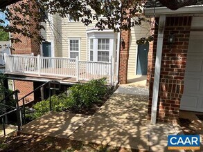 935 Dorchester Pl in Charlottesville, VA - Building Photo - Building Photo