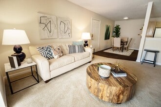 Abbotts Creek Apartments in Kernersville, NC - Foto de edificio - Building Photo