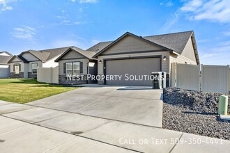 217 Royal Palm Dr in Moses Lake, WA - Building Photo - Building Photo