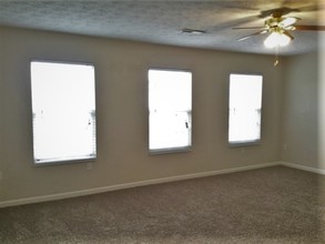 930 Delhi Dr in Trenton, OH - Building Photo - Building Photo