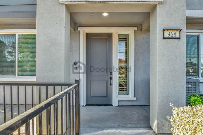 968 Almaden Ln in San Jose, CA - Building Photo - Building Photo