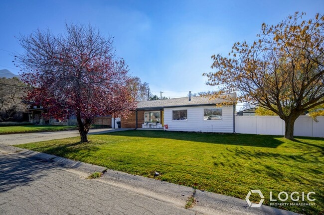 3070 E 7070 S in Cottonwood Heights, UT - Building Photo - Building Photo