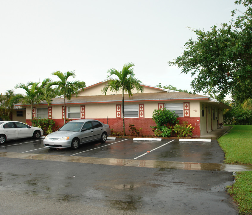 5840 NW 23rd St in Fort Lauderdale, FL - Building Photo