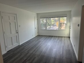 436 Venice Way, Unit 438 #2 in Venice, CA - Foto de edificio - Building Photo