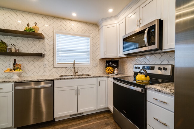 property at 513 S Blackhoof St