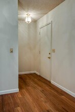 4001 Anderson Rd in Nashville, TN - Building Photo - Building Photo