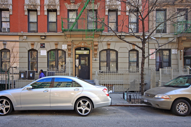 211 W 109th St in New York, NY - Foto de edificio - Building Photo