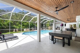 7705 SW 171st Terrace in Palmetto Bay, FL - Building Photo - Building Photo