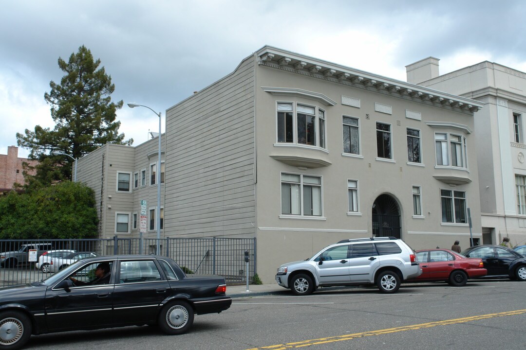 1907 Center St in Berkeley, CA - Building Photo