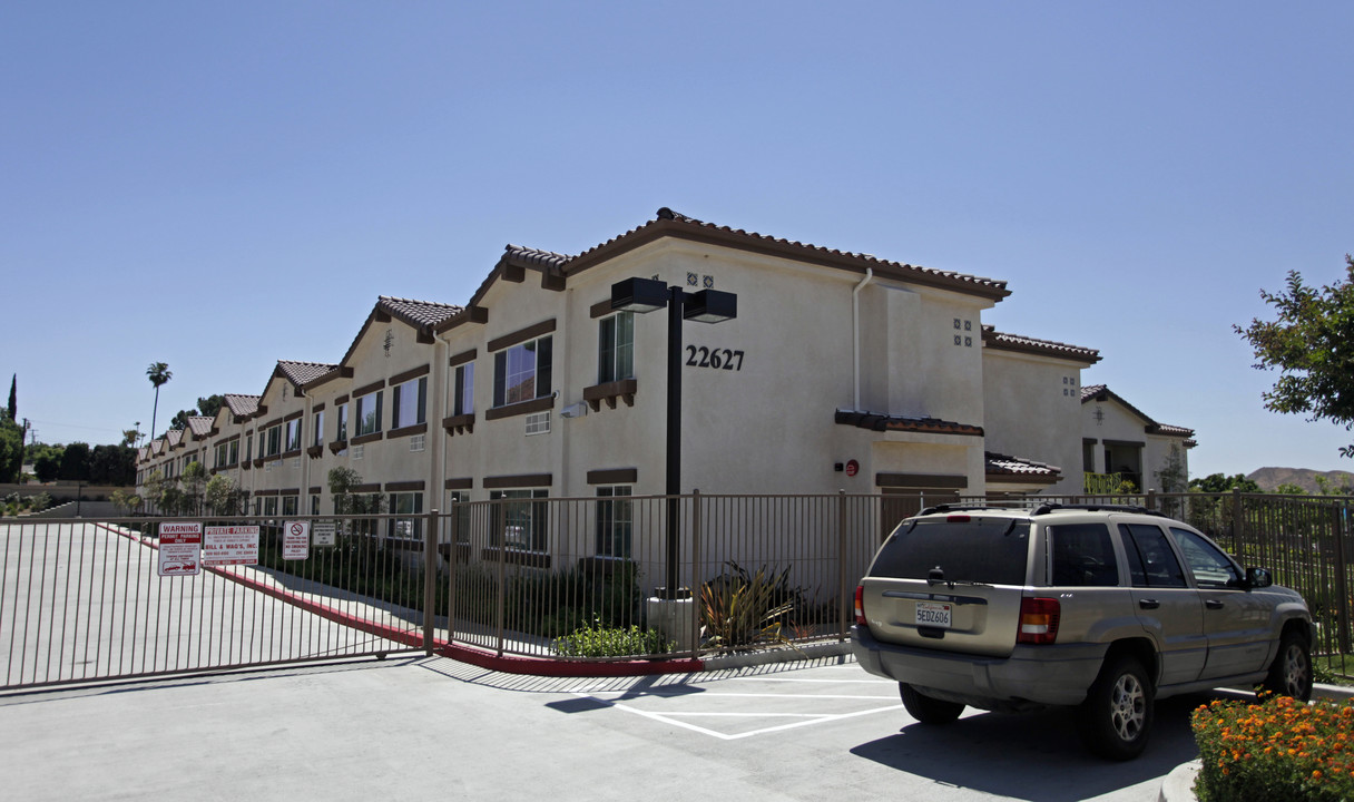 Blue Mountain Senior Villas in Grand Terrace, CA - Foto de edificio