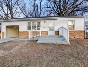 5517 Willow Ave in Raytown, MO - Foto de edificio - Building Photo