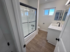 8127 Stewart and Gray Rd in Downey, CA - Foto de edificio - Building Photo