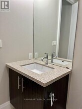 39-539 Queens Quay E in Toronto, ON - Building Photo - Building Photo