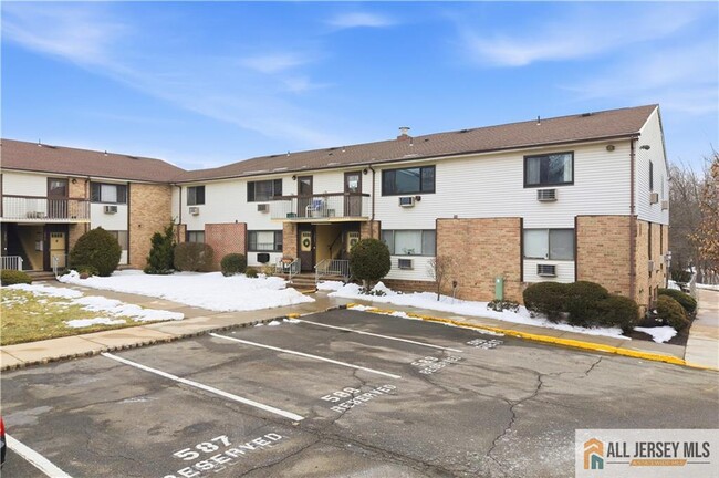 1210 Cricket Ln in Woodbridge Township, NJ - Building Photo - Building Photo