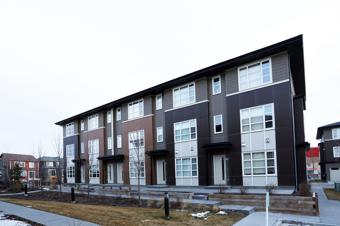 571-1106 Evanston Dr NW in Calgary, AB - Building Photo