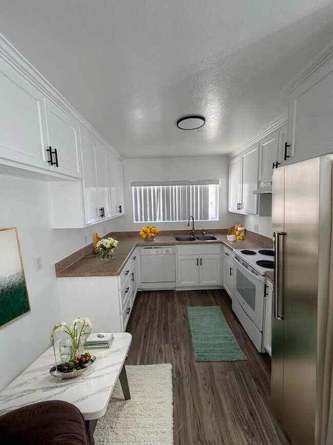 950 N Walnut St in La Habra, CA - Building Photo - Building Photo