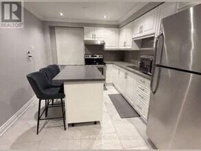 147 Enderby Crescent in Brampton, ON - Building Photo - Building Photo