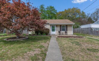 2408 Sunset Dr in Chesapeake, VA - Building Photo