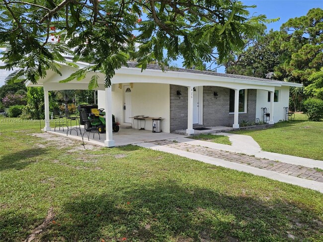 property at 426 Riomar Dr