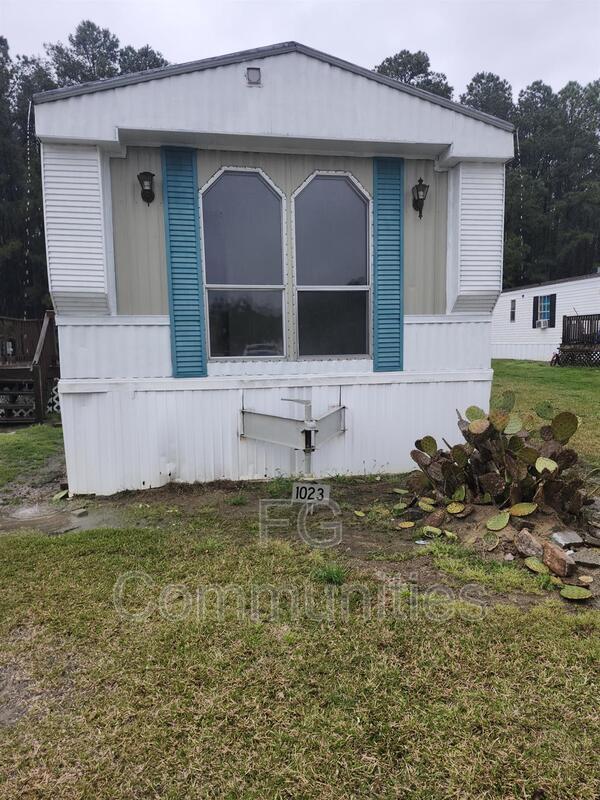 1023 Crystal Blvd in Selma, NC - Building Photo - Building Photo