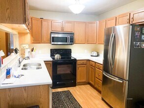 504 Altamonte Dr, Unit 504 in Athens, OH - Foto de edificio - Building Photo