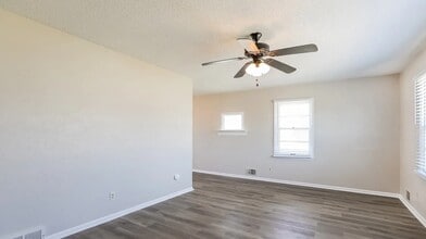 8704 Kentucky Ave in Raytown, MO - Building Photo - Building Photo