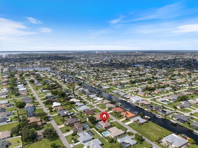 4313 SW 1st Pl in Cape Coral, FL - Building Photo - Building Photo