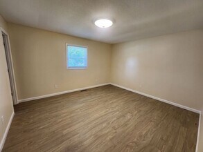 910 N 10th St in Terre Haute, IN - Building Photo - Building Photo