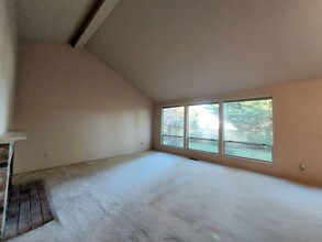 34308 30th Ave SW in Federal Way, WA - Building Photo - Building Photo