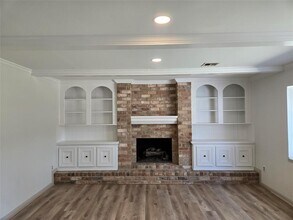 306 Houghton Rd in Katy, TX - Foto de edificio - Building Photo