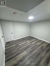 370 Greenbrook Dr in Kitchener, ON - Building Photo - Building Photo
