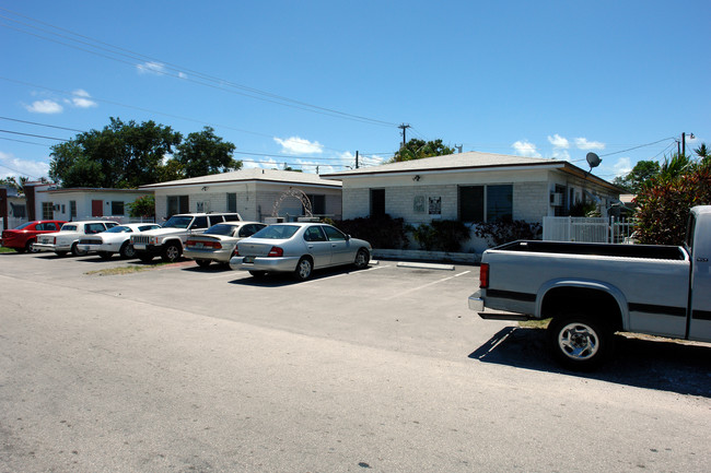 631-638 NE 83rd Ter in Miami, FL - Building Photo - Building Photo