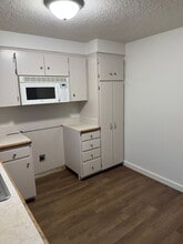 870 York St in Reedsport, OR - Building Photo - Building Photo